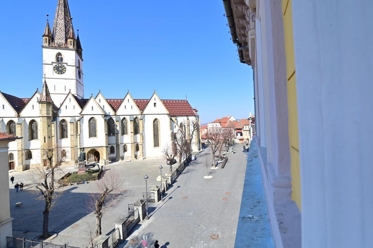 Flh - Royal Studios Sibiu Exteriör bild